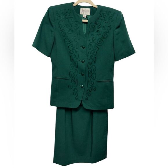 Vintage Karen Scott Green Pencil Skirt Suit Set Matching Short Sleeve Blazer - Picture 1 of 15